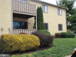 701 Thornton Ct, North Wales, PA 19454