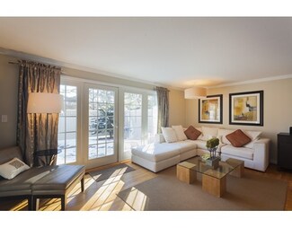 11 Oak St Unit 50, Wellesley, MA 02482
