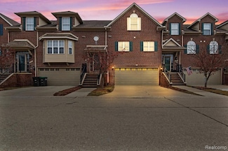 13161 Golf Pointe Dr, Taylor, MI 48180