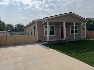 413 5th St, Blanket, TX 76432