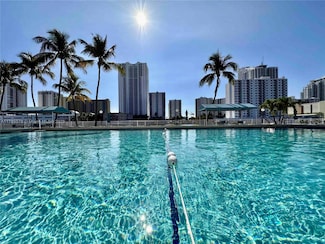 1000 Parkview Dr Unit 424, Hallandale Beach, FL 33009