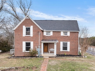 5826 Perry Rd, Knoxville, TN 37914