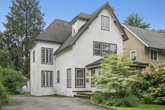 56 Salter Place, Maplewood, NJ 07040