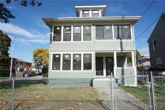35 Pidge Ave, Pawtucket, RI 02860