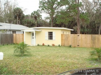 233 Flamingo Rd, Oak Hill, FL 32759