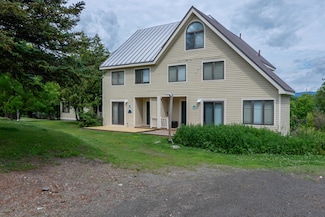 6015 Penobscot Cir, Carrabassett Valley, ME 04947