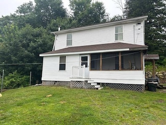 18 1 2 Lincoln Ave, Coventry, RI 02816