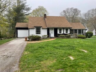 28 Cherry Rd, Kingston, RI 02881