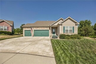 9022 Quill St, Shawnee, KS 66227