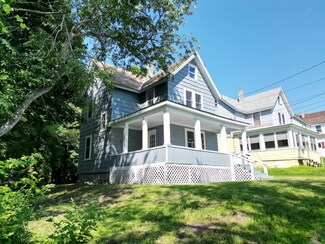 15 Grindle St, Lincoln, ME 04457