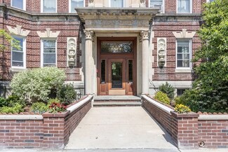 125 Park Dr Unit 40, Boston, MA 02215