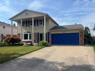 26336 Kinyon St, Taylor, MI 48180
