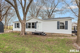 971 N Grove St, Virden, IL 62690