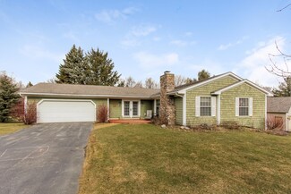 6445 Ridgemont Dr SE, Grand Rapids, MI 49546