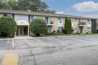 5730 Concord Ln Unit 13, Clarendon Hills, IL 60514