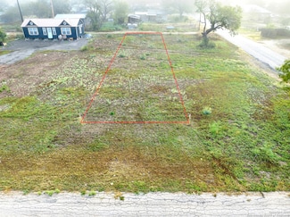 LOT 2&3 808 Austin St, Sabinal, TX 78881
