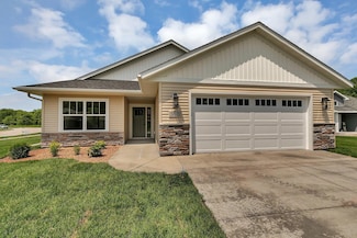 5815 Rivers Edge Dr, St. Cloud, MN 56303