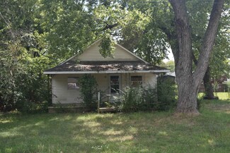 100 Sutton St, Savannah, TN 38372