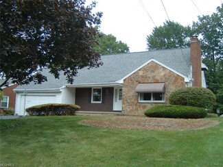 1410 Sunny Dr, Girard, OH 44420