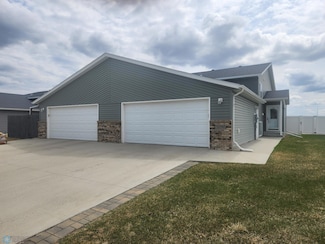 3396 Maple Leaf Loop S, Fargo, ND 58104