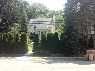 466 Lowell Ave, Newtonville, MA 02460