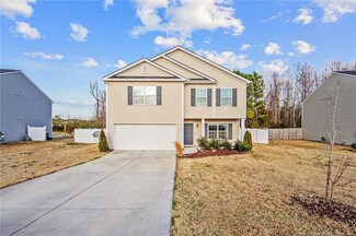 670 Botanical Ct, Bunnlevel, NC 28323