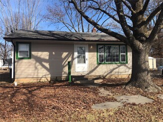 206 Emory St, Saint James, MO 65559