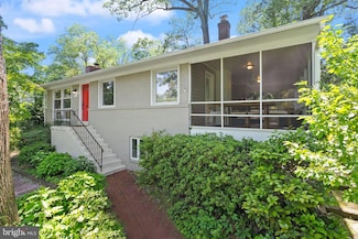 866 N Arlington Mill Dr, Arlington, VA 22205
