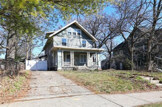 2805 Cottage Grove Ave, Des Moines, IA 50311