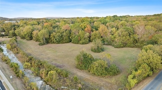 3105 N Old Wire Rd, Fayetteville, AR 72703