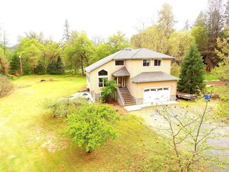 3221 Rogue River Hwy, Gold Hill, OR 97525