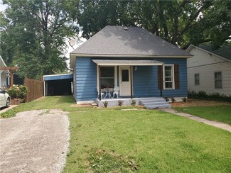 1028 W Pacific Ave, Osawatomie, KS 66064
