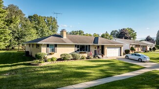 1615 Valleyview Dr, Freeport, IL 61032
