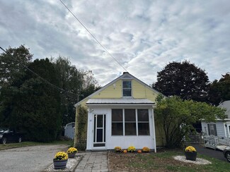 59 Fulton St, Auburn, ME 04210