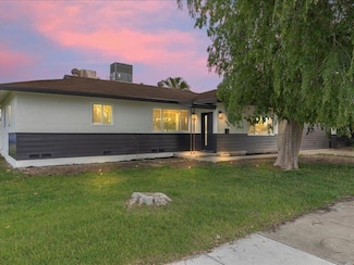 3004 S I St, Bakersfield, CA 93304