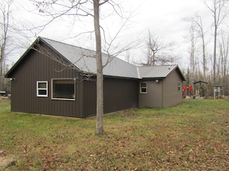 3142 Quade Hwy, Rogers City, MI 49779