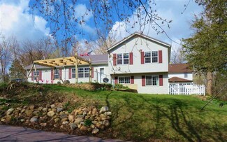 207 W Mill St, Poynette, WI 53955