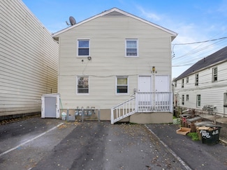 108 Virgil St, Stamford, CT 06902