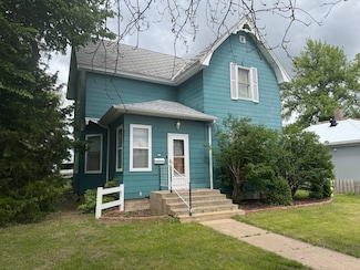 506 W 1st St, Redfield, SD 57469