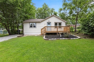4610 NE 46th St, Kansas City, MO 64117