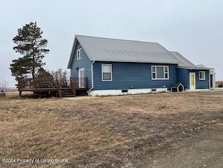 8313 67th St SW, Mott, ND 58646
