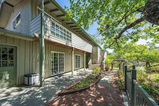 4356 W Griffin Creek Rd, Medford, OR 97501