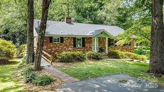 3 Stockwood Rd, Asheville, NC 28803