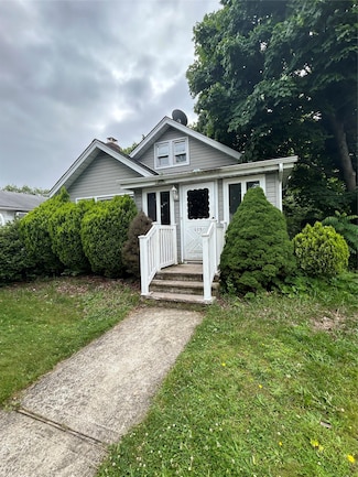 176 Sweezy Ave, Freeport, NY 11520