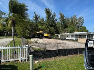 116 Jeepers Dr, Naples, FL 34112
