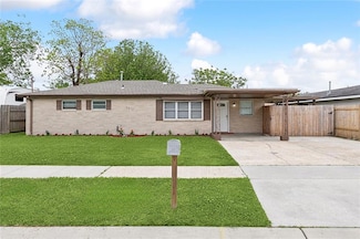 3013 Volpe Dr, Chalmette, LA 70043