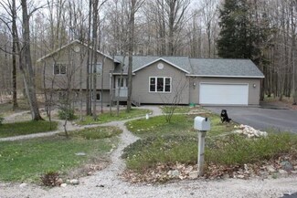 8340 Aimee Ln, Lake Ann, MI 49650
