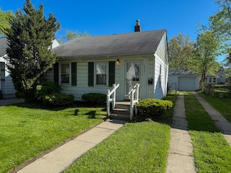 18761 Kingsville St, Harper Woods, MI 48225