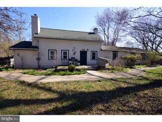1189 Lonely Cottage Rd, Upper Black Eddy, PA 18972