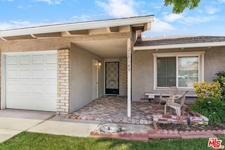 26834 Avenue of The Oaks Unit A, Newhall, CA 91321